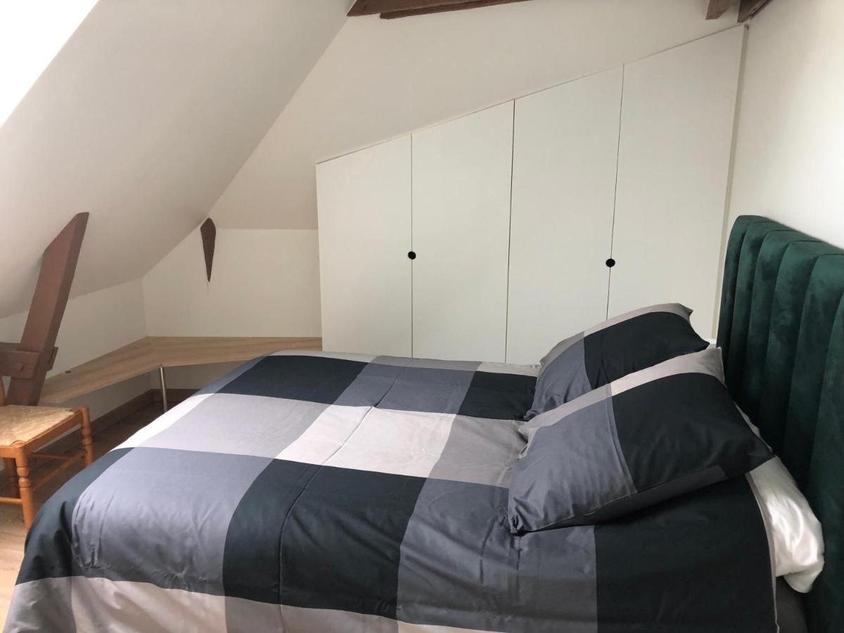 Residence Merlin Appart Des Druides Saint-Malon-sur-Mel Екстер'єр фото